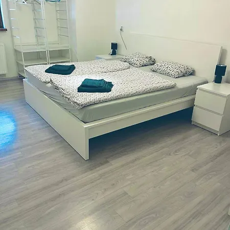 Center דירה *